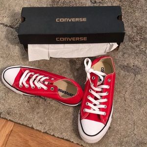 Red low top converse